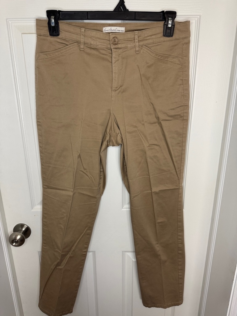 EUC Gloria Vanderbilt Straight Leg Khakis